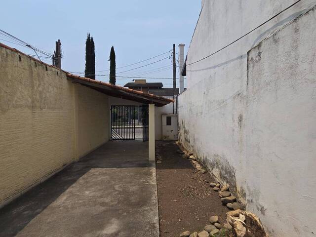 #2028 - Casa para Venda em Lorena - SP