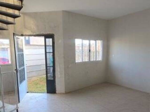 #2385 - Casa para Venda em Lorena - SP - 2
