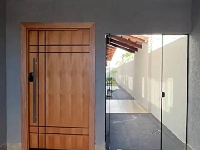 #2389 - Casa para Venda em Aparecida de Goiânia - GO