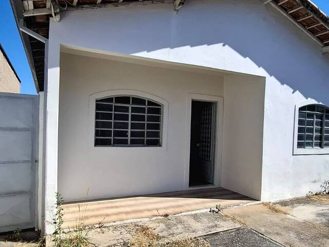 #2391 - Casa para Locação em Lorena - SP - 2