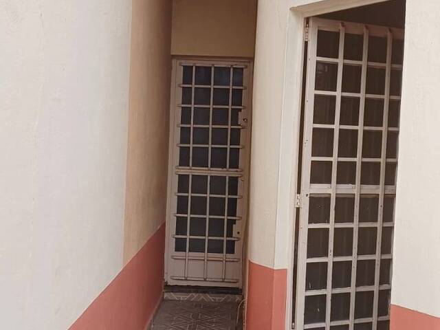 #2421 - Casa para Venda em Lorena - SP - 2