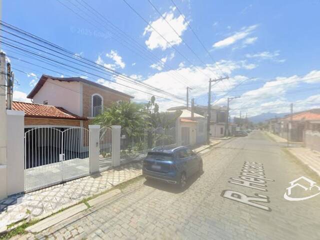 #2513 - Casa para Venda em Lorena - SP - 2