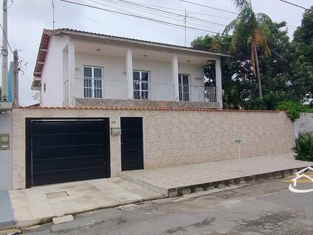 #2526 - Casa para Venda em Guaratinguetá - SP - 2