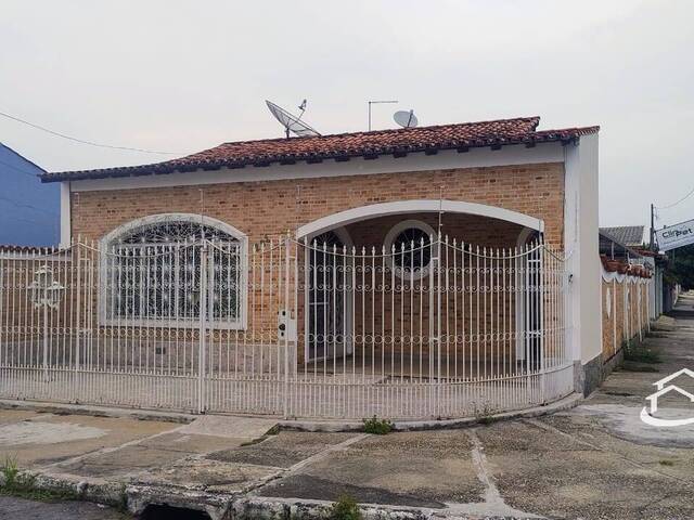 #2552 - Casa para Venda em Guaratinguetá - SP - 2