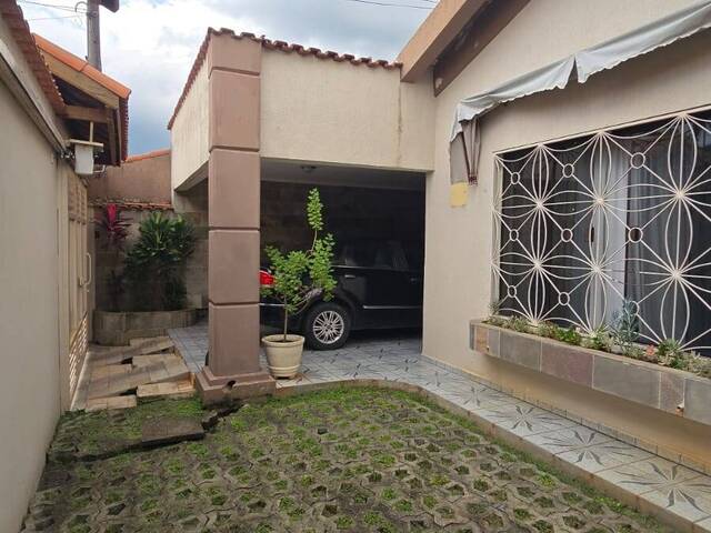 #2669 - Casa para Venda em Lorena - SP