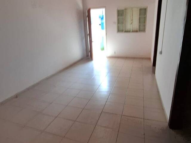 #2681 - Casa para Locação em Lorena - SP