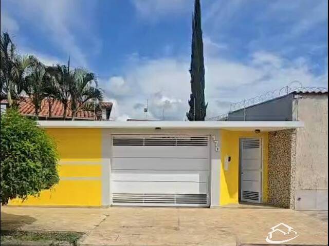 #2626 - Casa para Venda em Lorena - SP