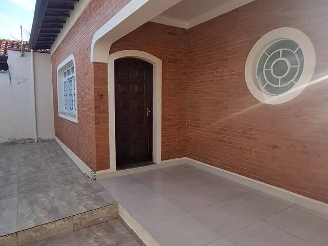 #2736 - Casa para Locação em Lorena - SP