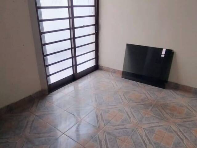 #2743 - Casa para Venda em Guaratinguetá - SP